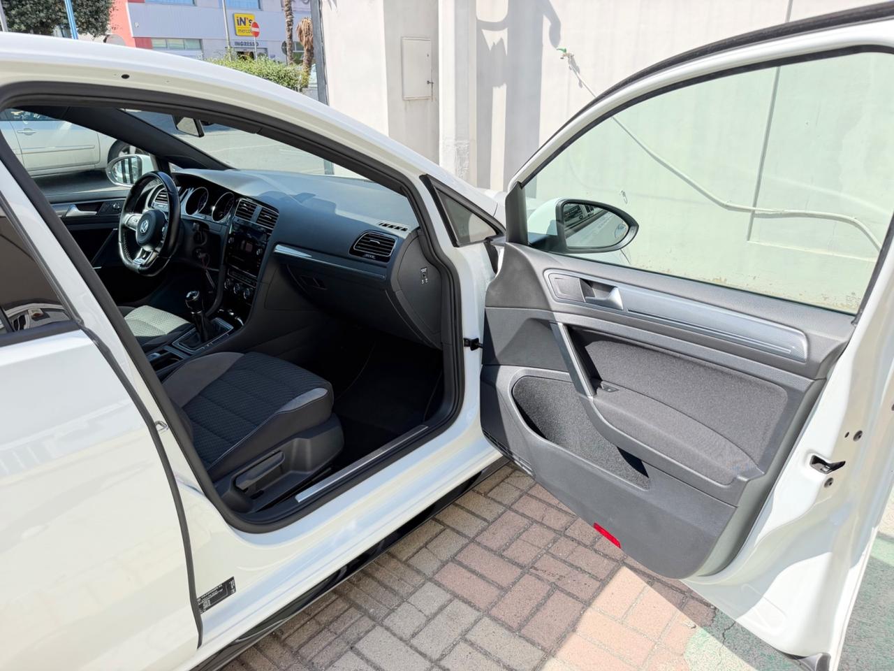 Volkswagen Golf 1.6 TDI R-Line - GARANZIA