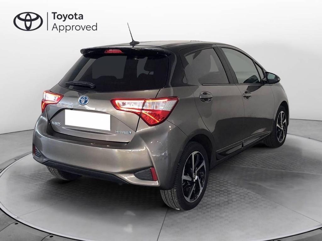 Toyota Yaris 5 Porte 1.5 VVT-i Hybrid Lounge Red/Bronze E-CVT
