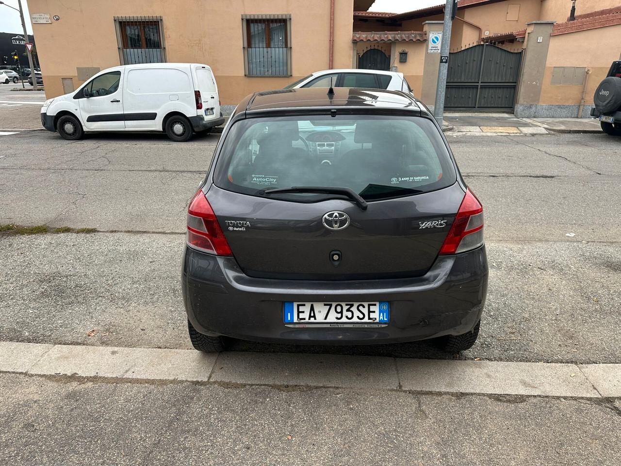 Toyota Yaris 1.0 5 porte Sol