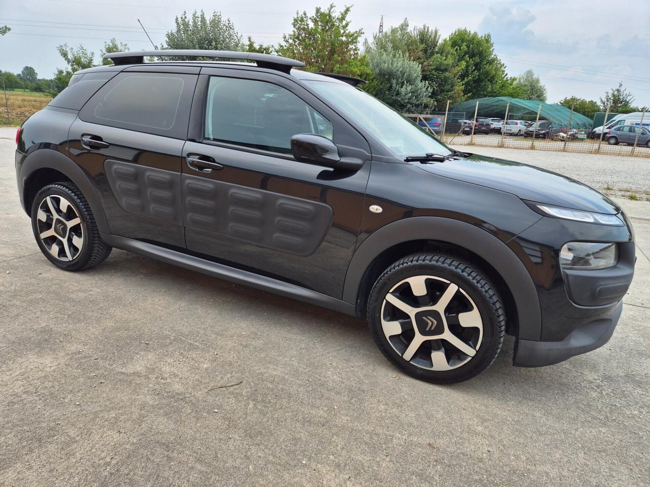 Citroen C4 Cactus BlueHDi 100 Shine