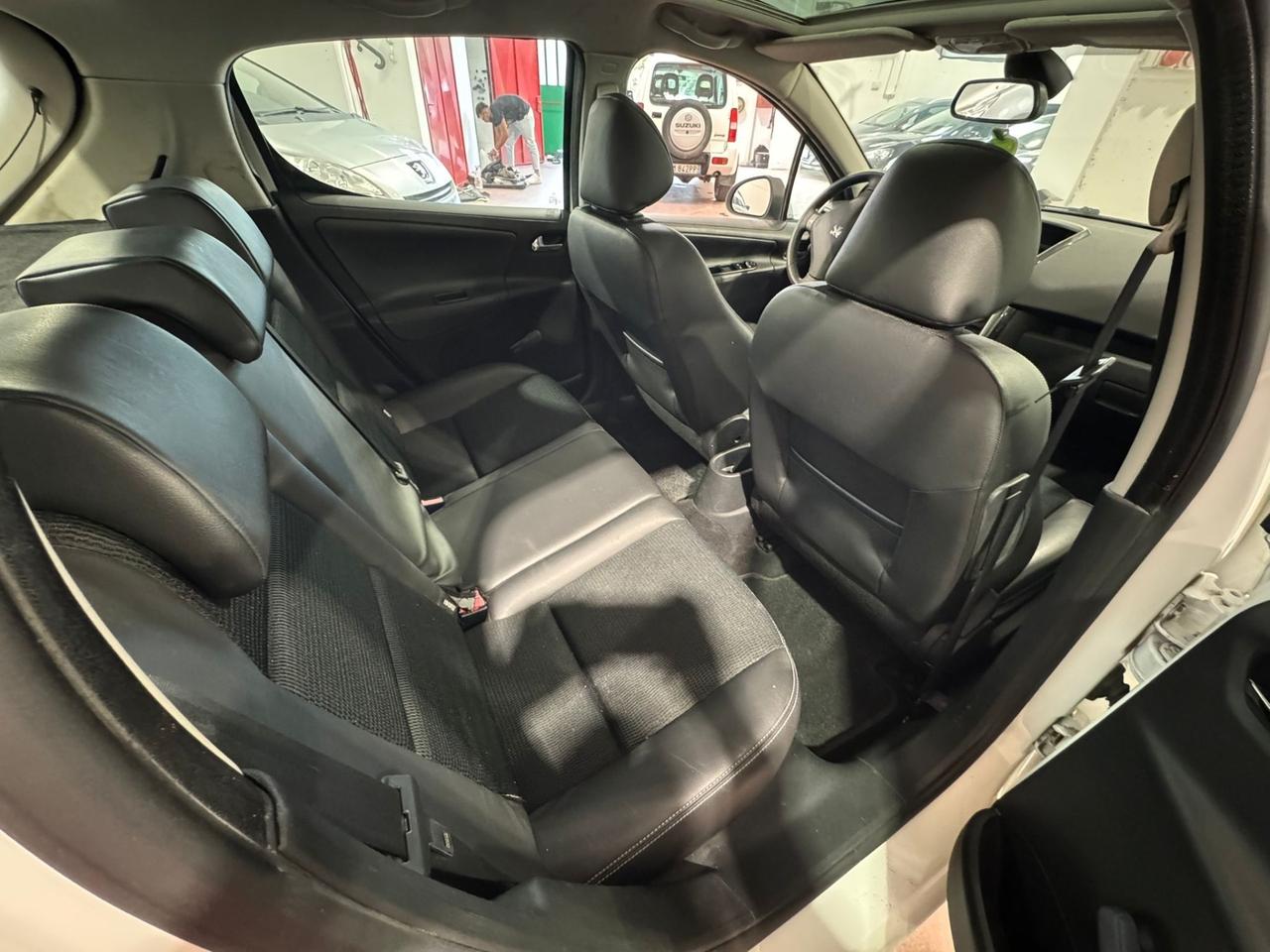 Peugeot 207 1.6 VTi 120CV 5p. Allure SI NEOPATENTATI