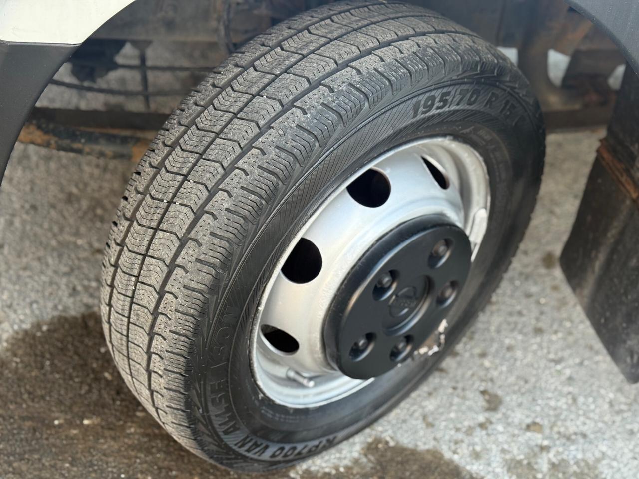 Nissan cabstar 2.5 diesel furgone aperto