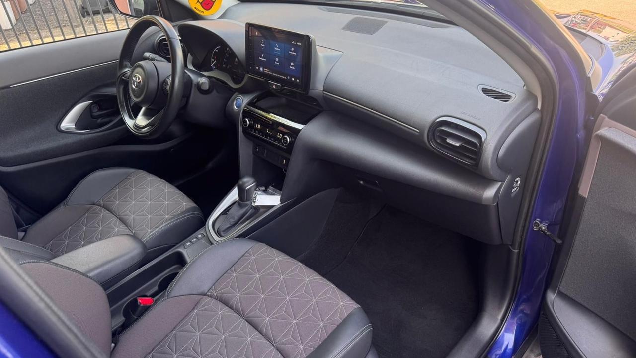 Toyota Yaris Cross 1.5 Hybrid 5p. E-CVT AWD-i Lounge