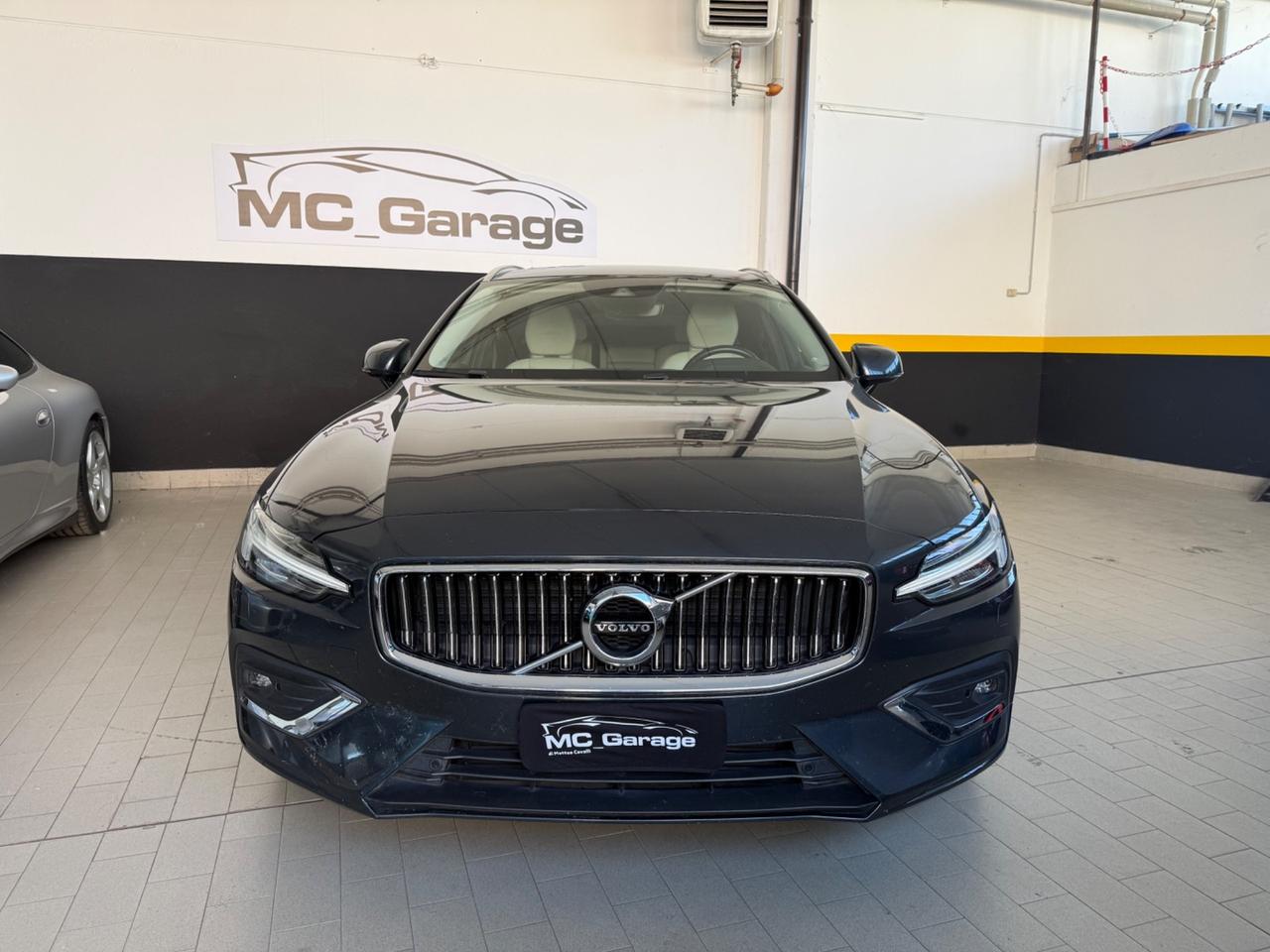 Volvo V60 D4 Geartronic R-design