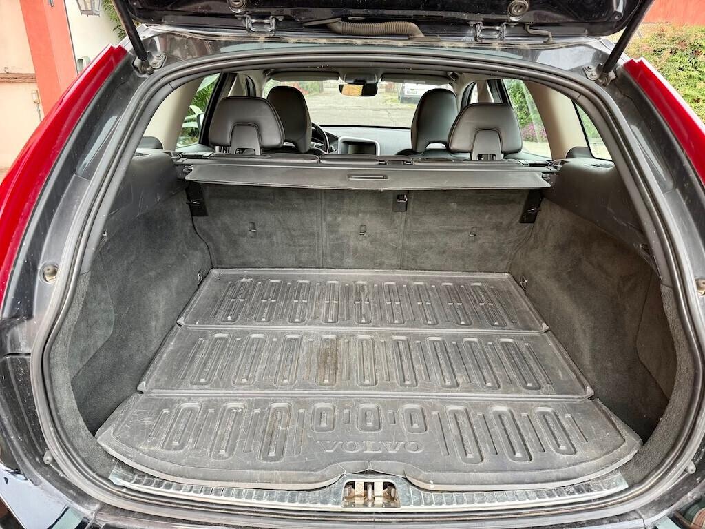 Volvo XC 60 D4 AWD Geartronic Momentum