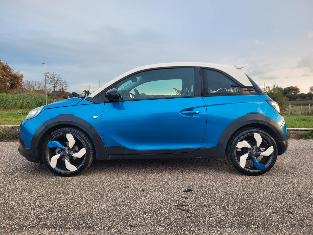 Opel Adam Rocks 1.2 70 CV Neopatentati ok