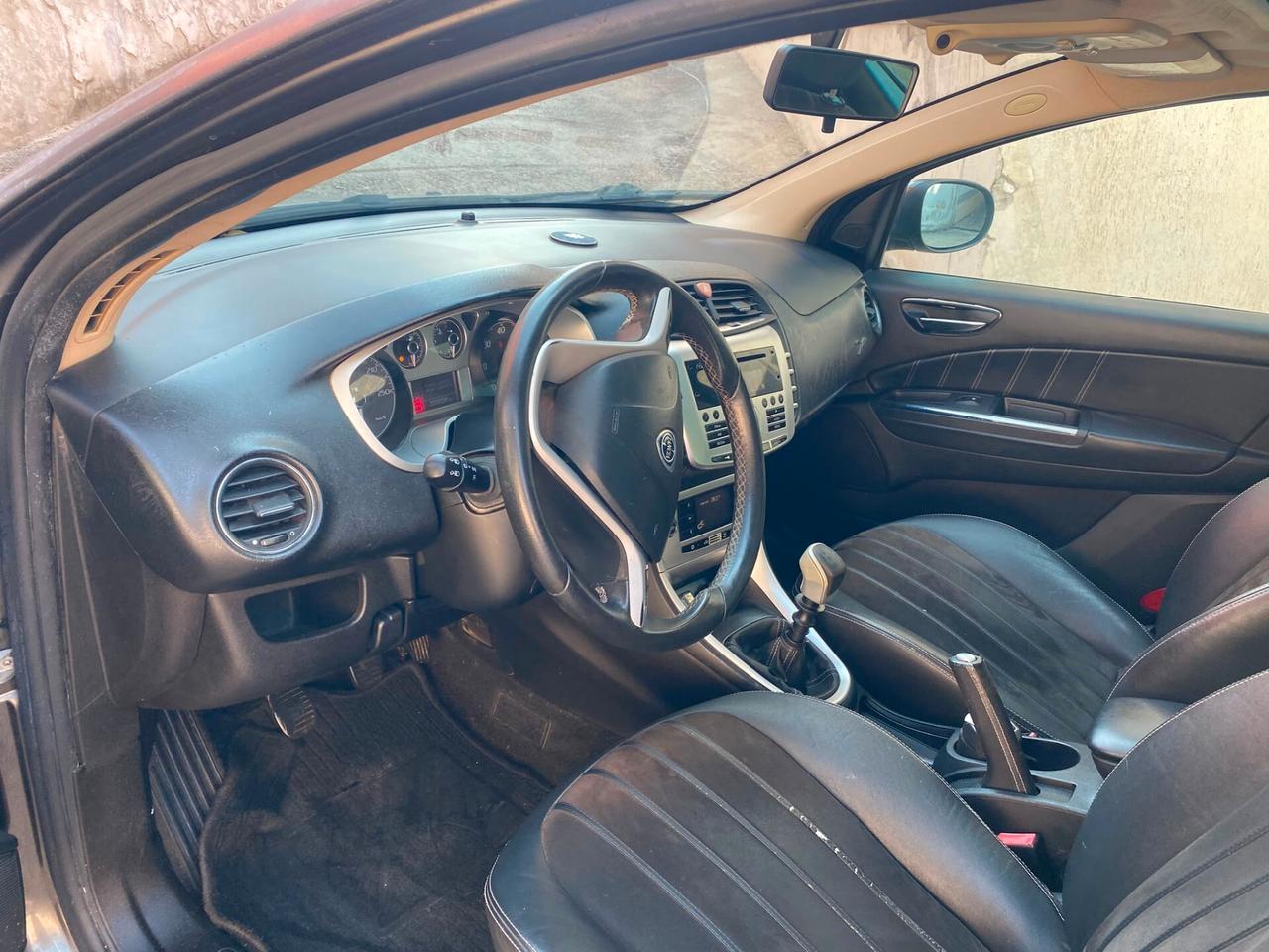 Lancia Delta 1.6cc diesel(PRIVATO)-2009