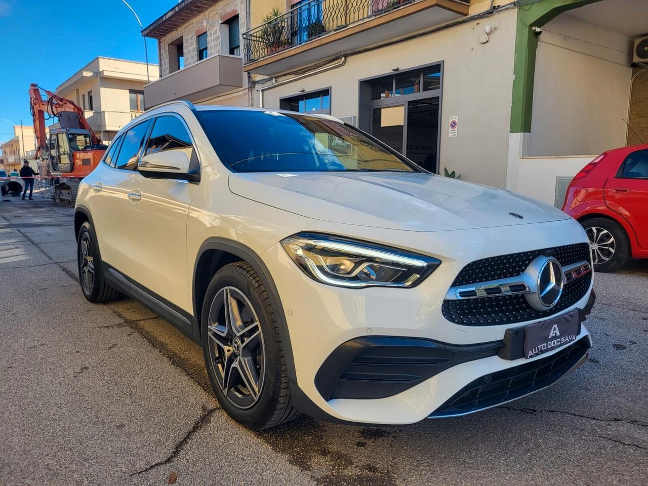 Mercedes Gla 200 d Automatic Premium+Fari Multibeam+Luci Ambiente..