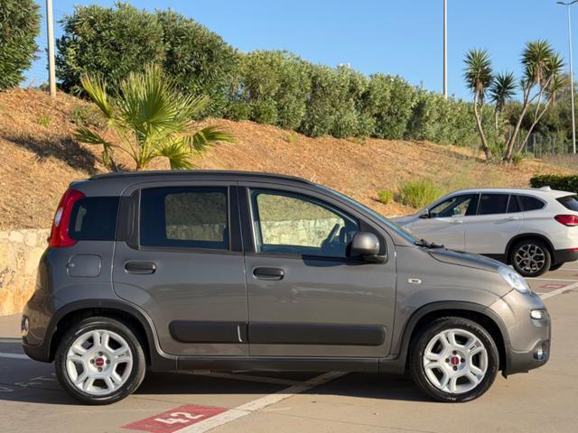FIAT Panda 1.0 HYBRID CITY LIFE+CLIMATRONIC+SCHERMO+5POSTI