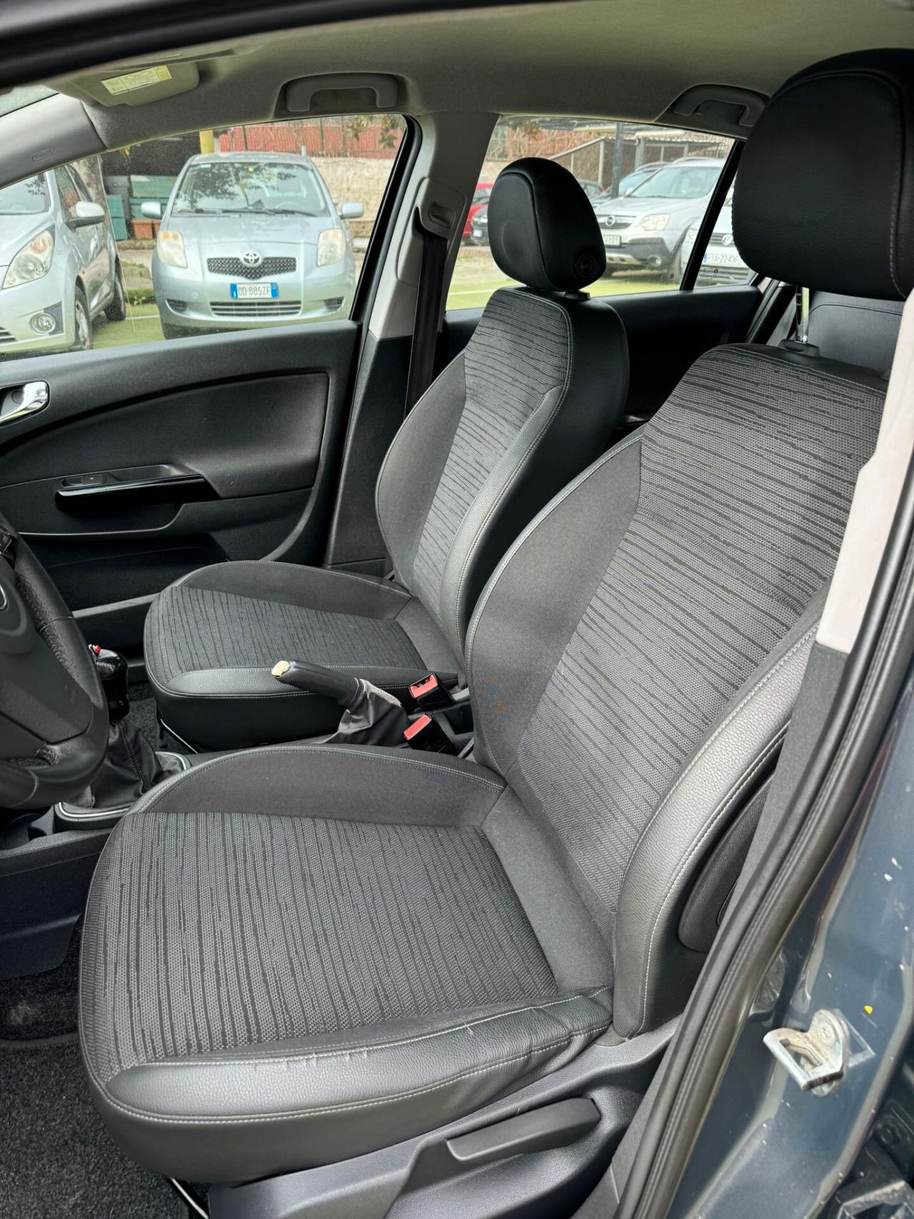 Opel Corsa 1.2 5 porte