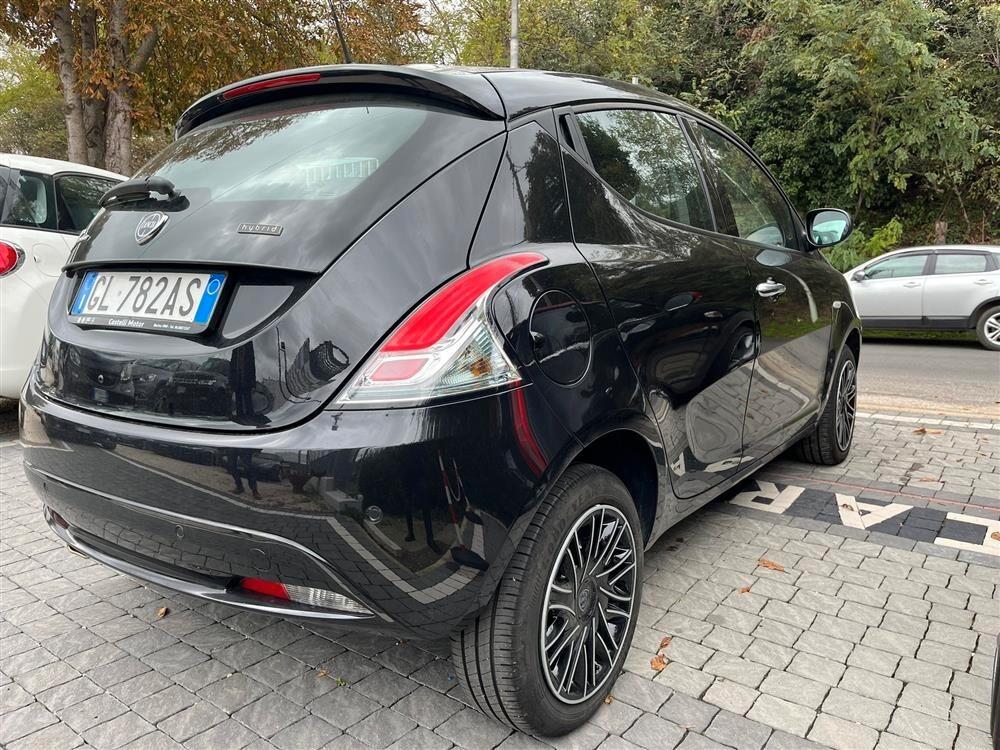 Lancia Ypsilon 1.0 FireFly 5 porte S&S Hybrid Ecochic Gold