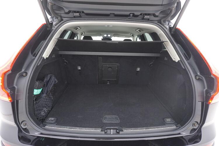 Volvo XC60 B4 AWD Momentum PRO BR179813 2.0 Mild Hybrid 197CV