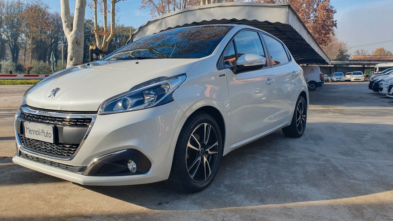 Peugeot 208 PureTech 82 Stop&amp;Start 5 porte Signature