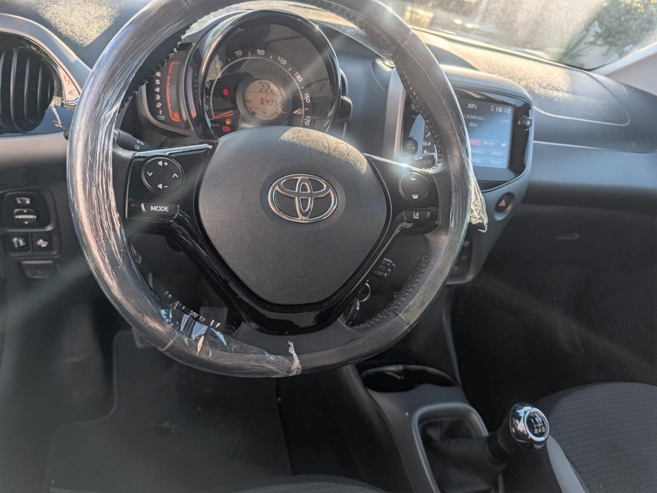 Toyota Aygo Connect 1.0 VVT-i 72 CV 5 porte x-play CAMERA+NAVI