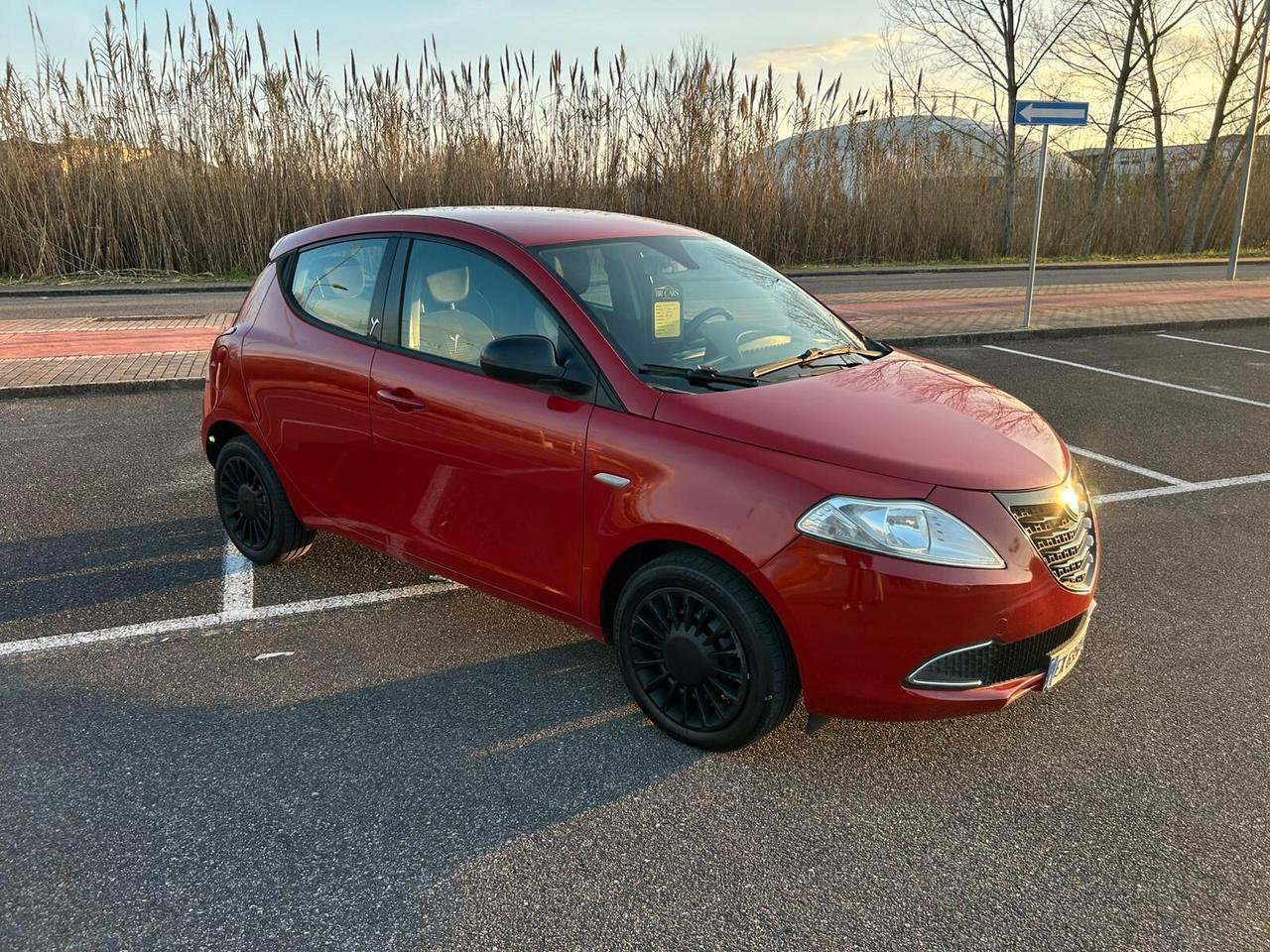 Lancia Ypsilon 1.2 69 CV 5 porte Gold