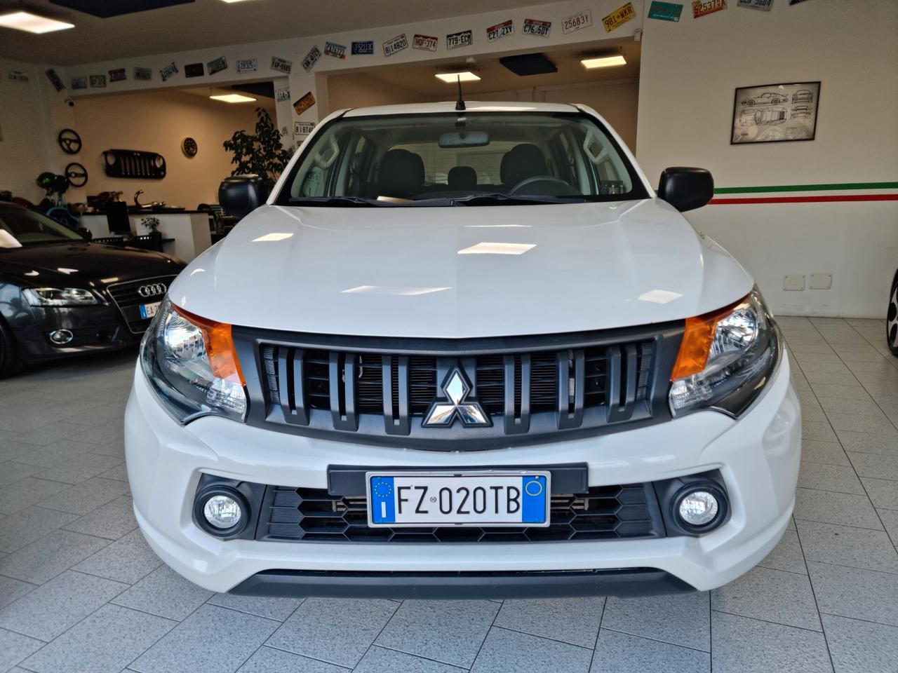 Mitsubishi L200 2.4D N1 IVA ESPOSTA