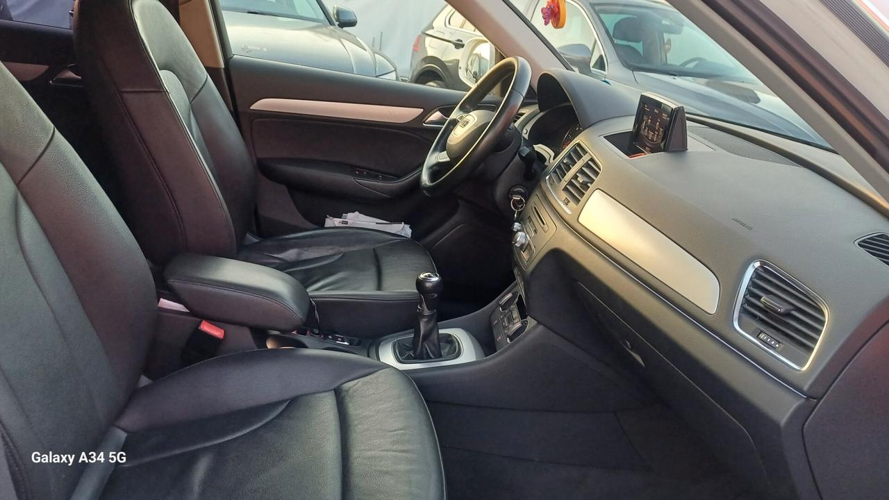 Audi Q3 2.0 TDI 150 CV S Line Esterno