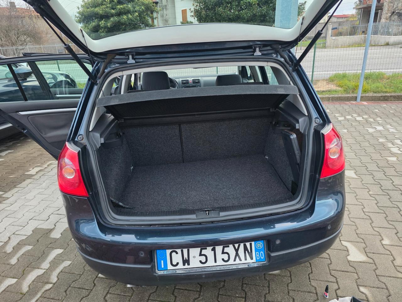 Volkswagen Golf 2.0 16V TDI 4x4 vista provata piaciuta