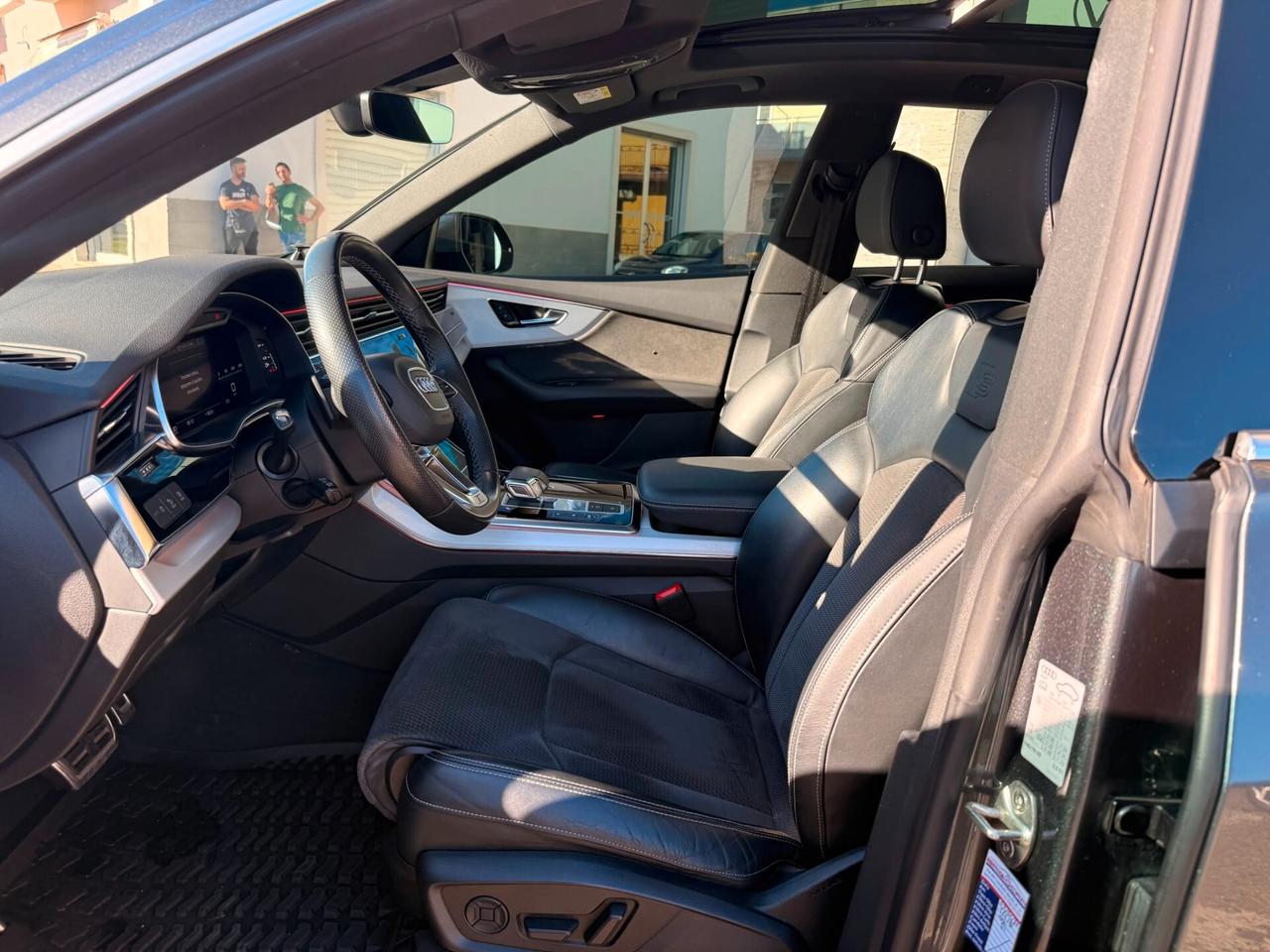 audi q8 s line 2022 tetto!