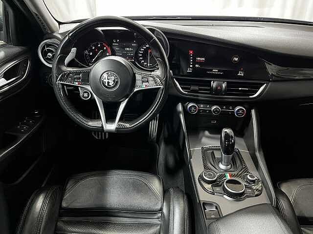 Alfa Romeo Giulia 2.2 Turbodiesel 210 CV AT8 AWD Q4 Veloce