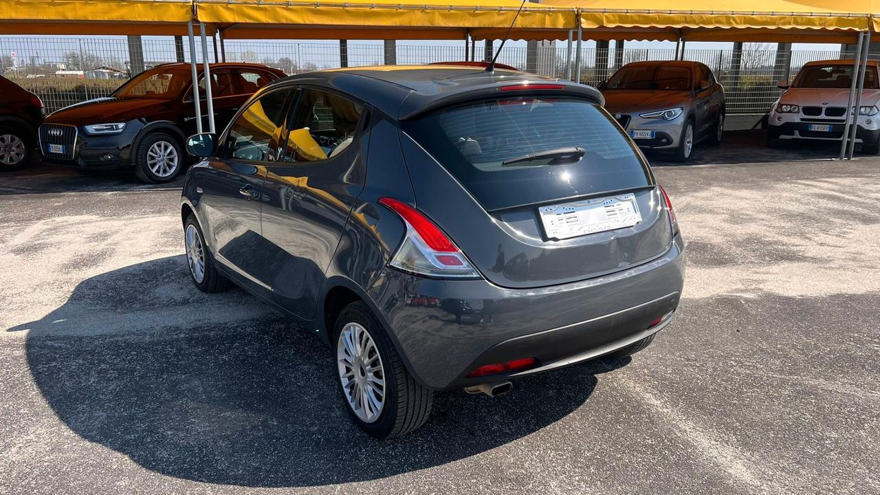 Lancia Ypsilon 1.2 69 CV 5 porte GPL Ecochic Silver