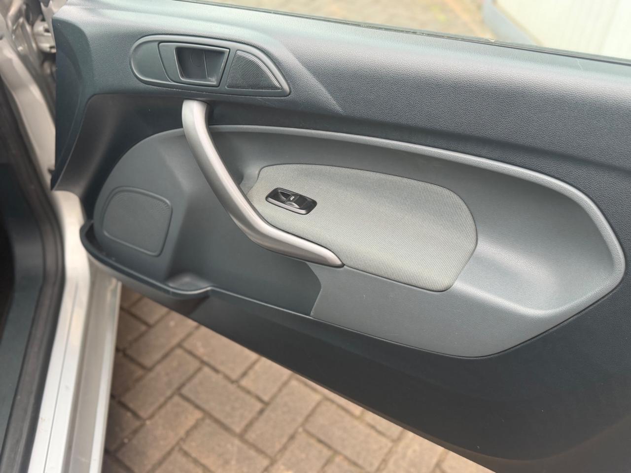 FORD FIESTA 1.2 BENZINA – EURO 5 – OK NEOPATENTATI – IDEALE PRIMA AUTO