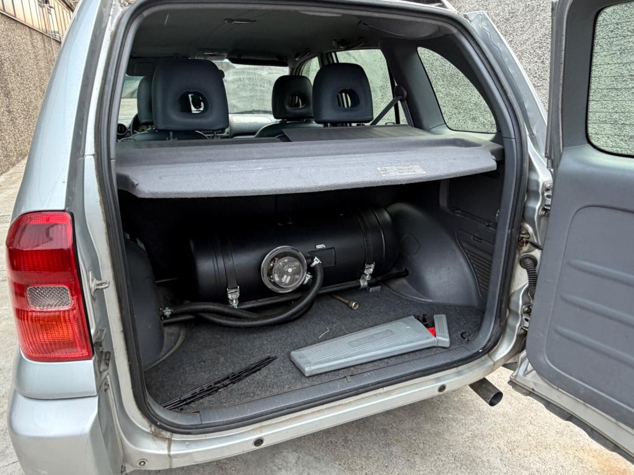 TOYOTA RAV4 2.0 16V BENZ-GPL 2032 4X4 UNI PROP
