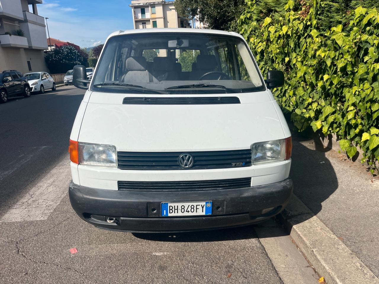 Volkswagen Transporter 2.5 TDI/88CV 9 posti autovettura