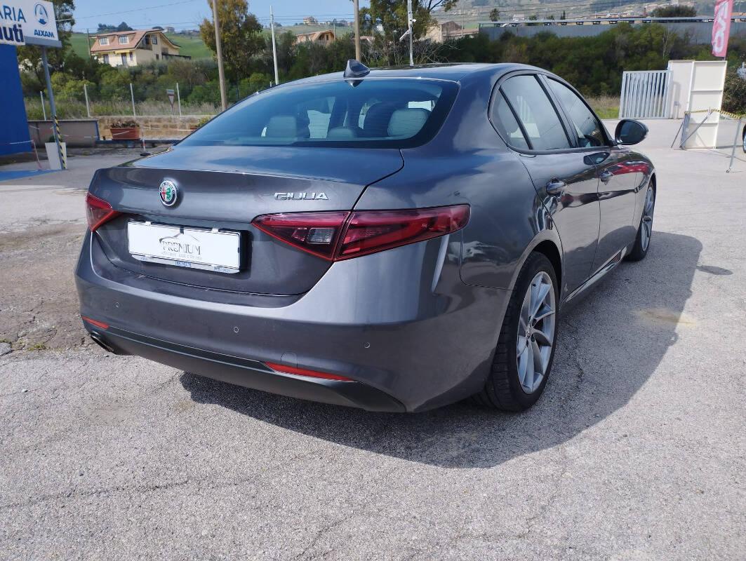 Alfa Romeo Giulia 2.2 t Super 150cv