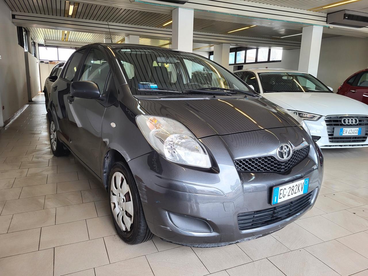 Toyota Yaris 1.0 5 porte Now