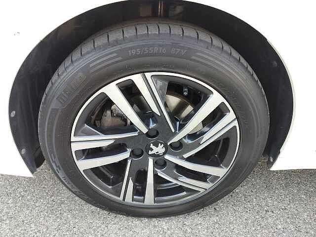 Peugeot 208 BlueHDi 100 Stop&Start Allure Pack