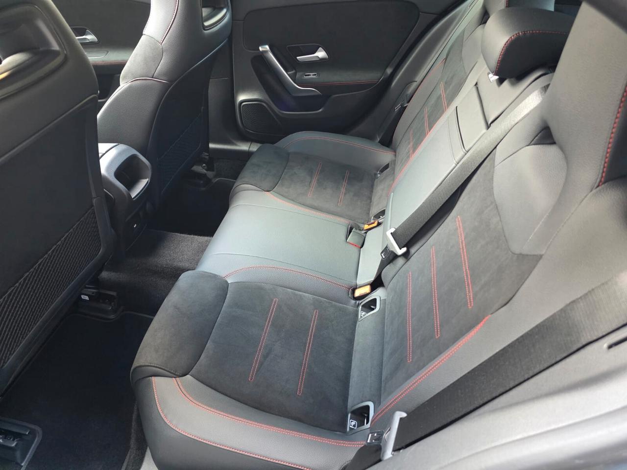 Mercedes A 180 d 1950 cc AMG/Premium/Tetto/Luci Ambiente...