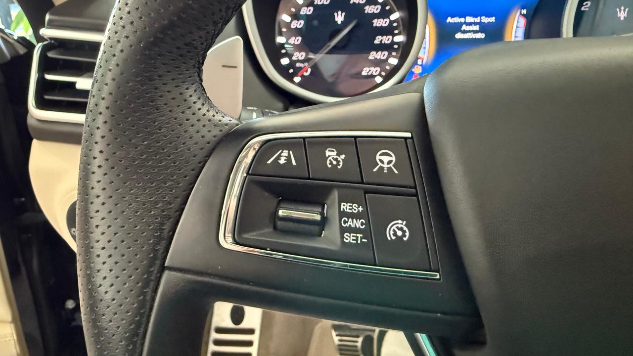 Maserati Ghibli V6 Diesel 275 CV Gransport RESTYLING
