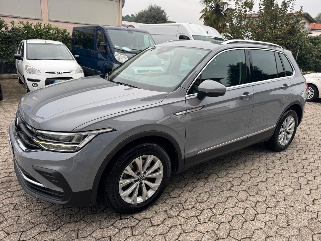Volkswagen Tiguan 2.0 TDI 150 CV SCR DSG Elegance*EURO6*NAVI*CERCHI