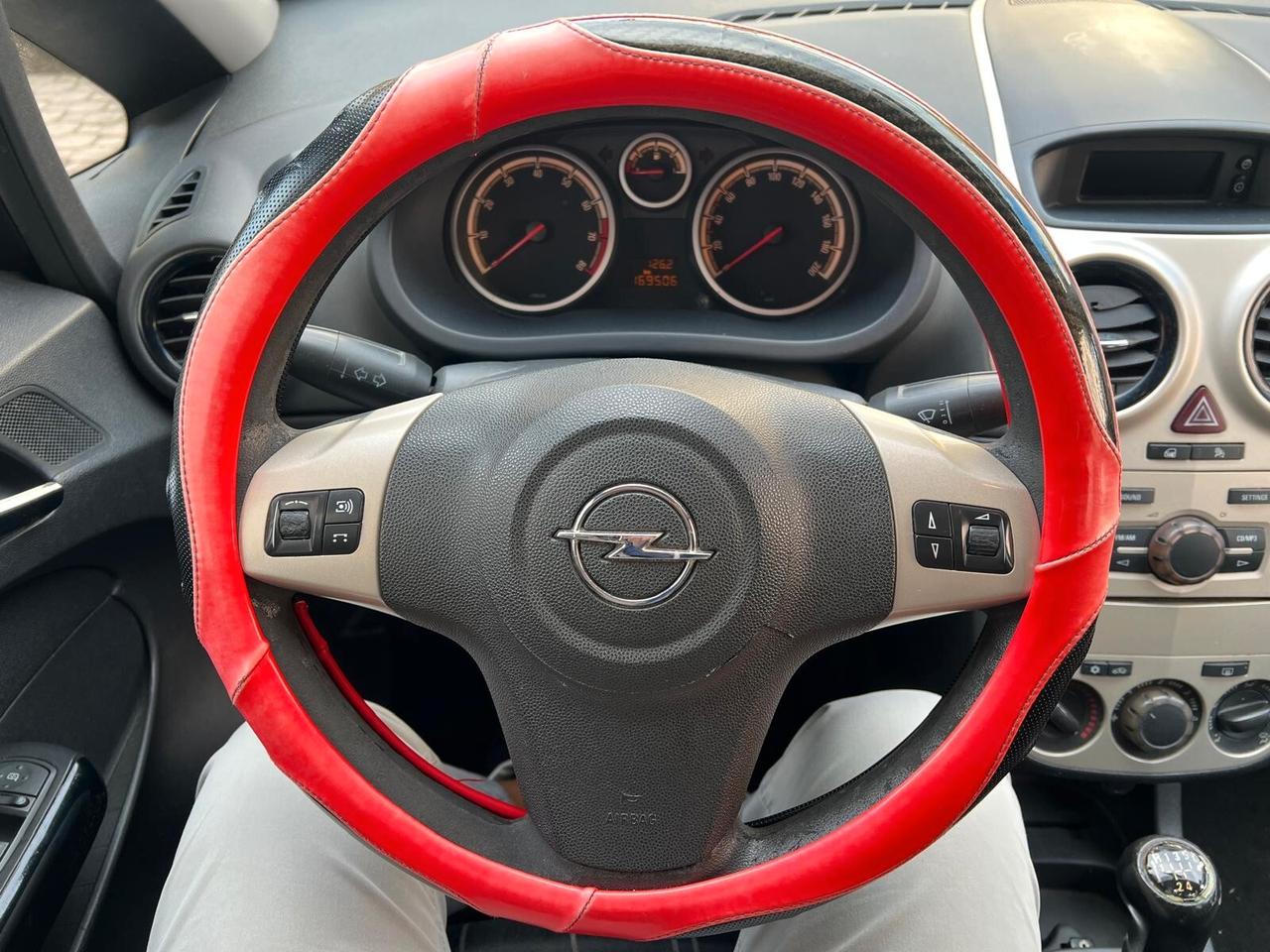 Opel Corsa 1.2 OK NEOPATENTATI
