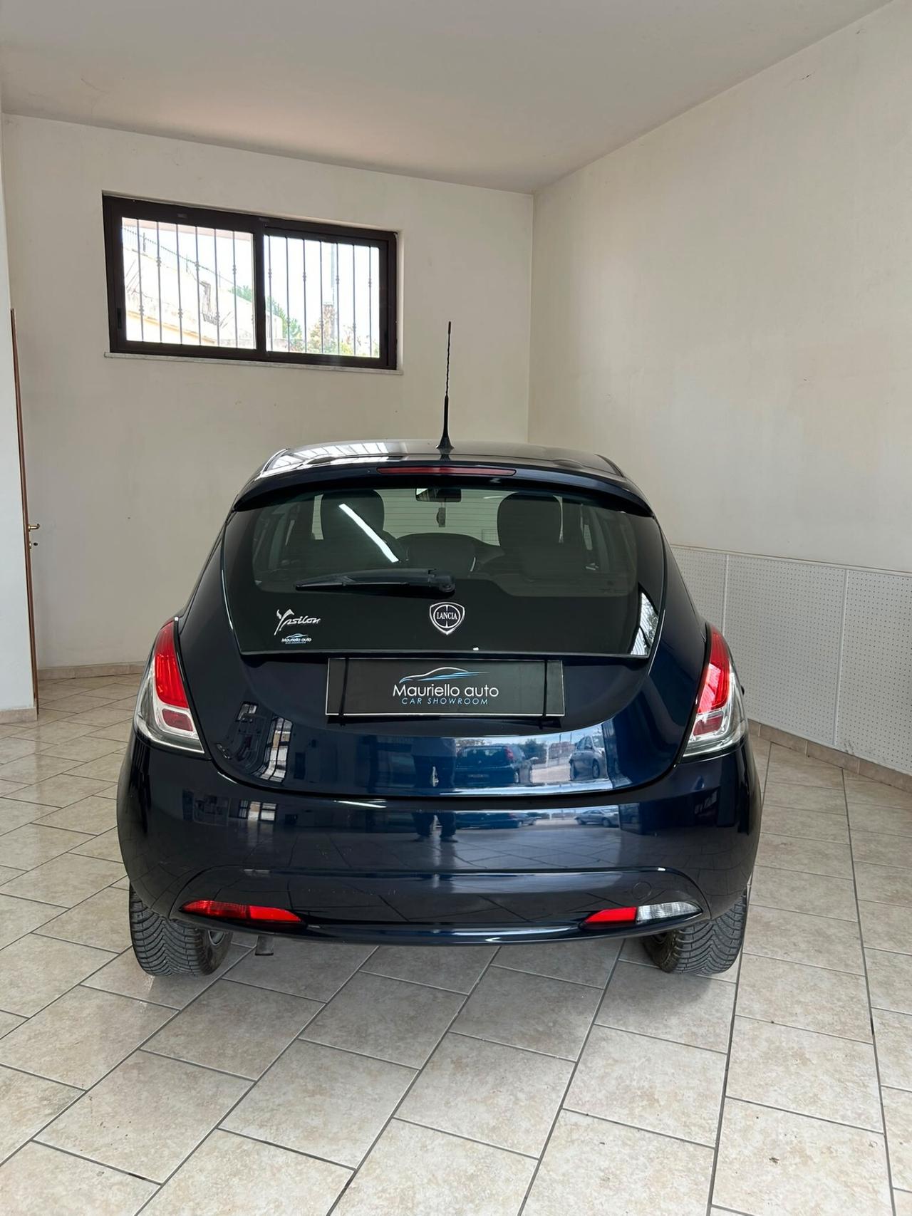 Lancia Ypsilon 1.2 69 CV 5 porte Silver