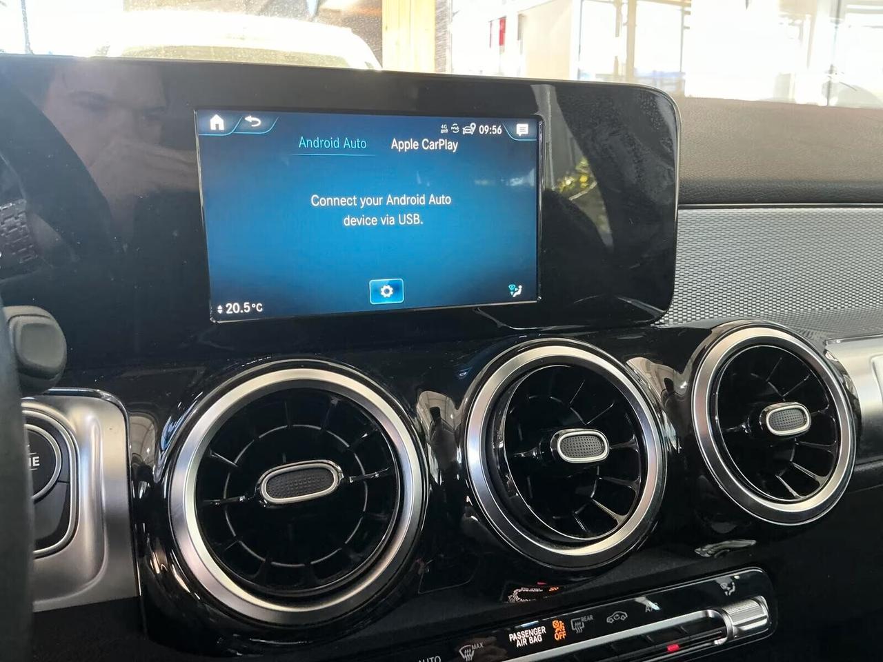 Mercedes-Benz GLB 200 d Premium AMG + LED + TELECAMERA