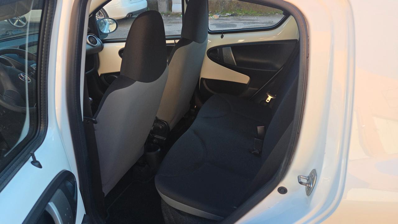 Toyota Aygo 1.0 12V VVT-i 5 porte Lounge Connect unico proprietario