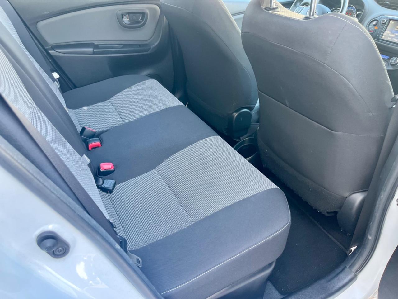 Toyota Yaris 1.5hybrid 74kw 2016 146.000km perfetta