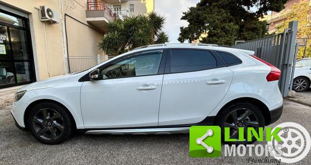 VOLVO V40 Cross Country D2 1.6 Powershift Summum