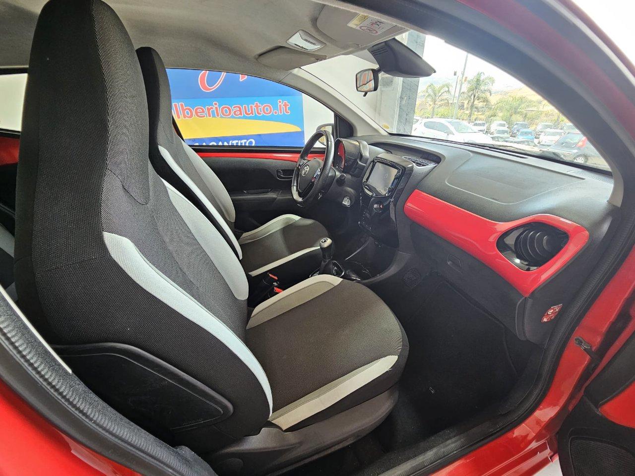 Toyota Aygo 5 Porte Aygo 5p 1.0 x-play my15