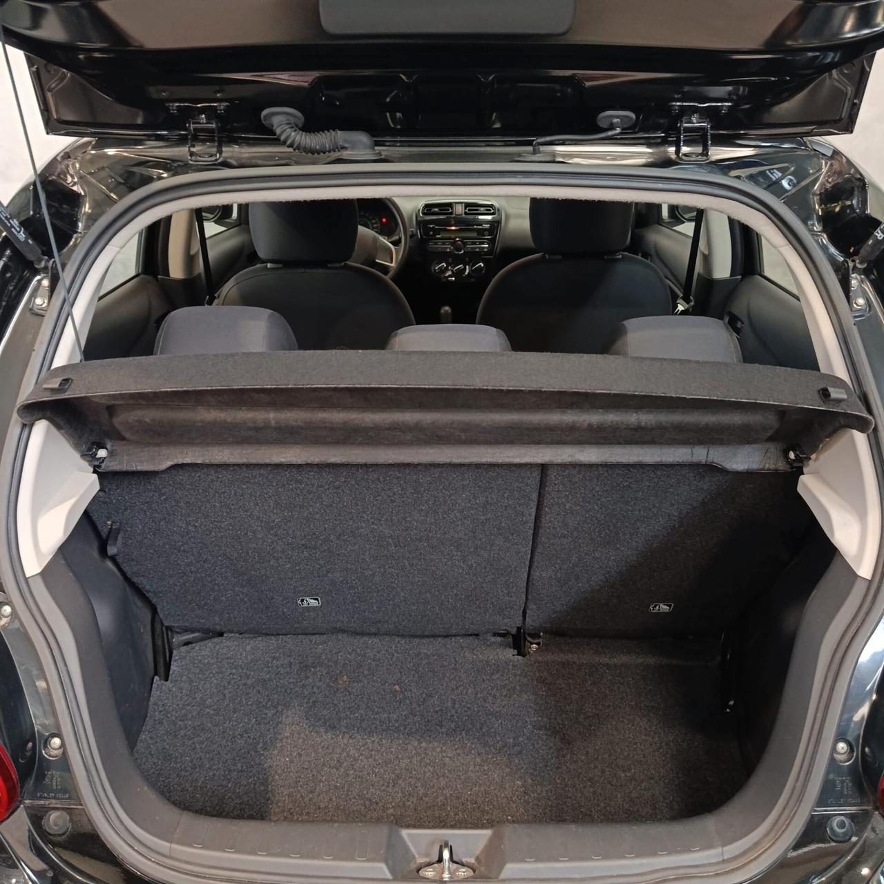 Mitsubishi Space Star 1.0 Invite SOLO 28000KM