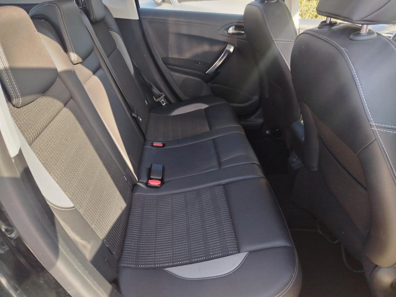 Peugeot 2008 BlueHDi 100 S&S Allure