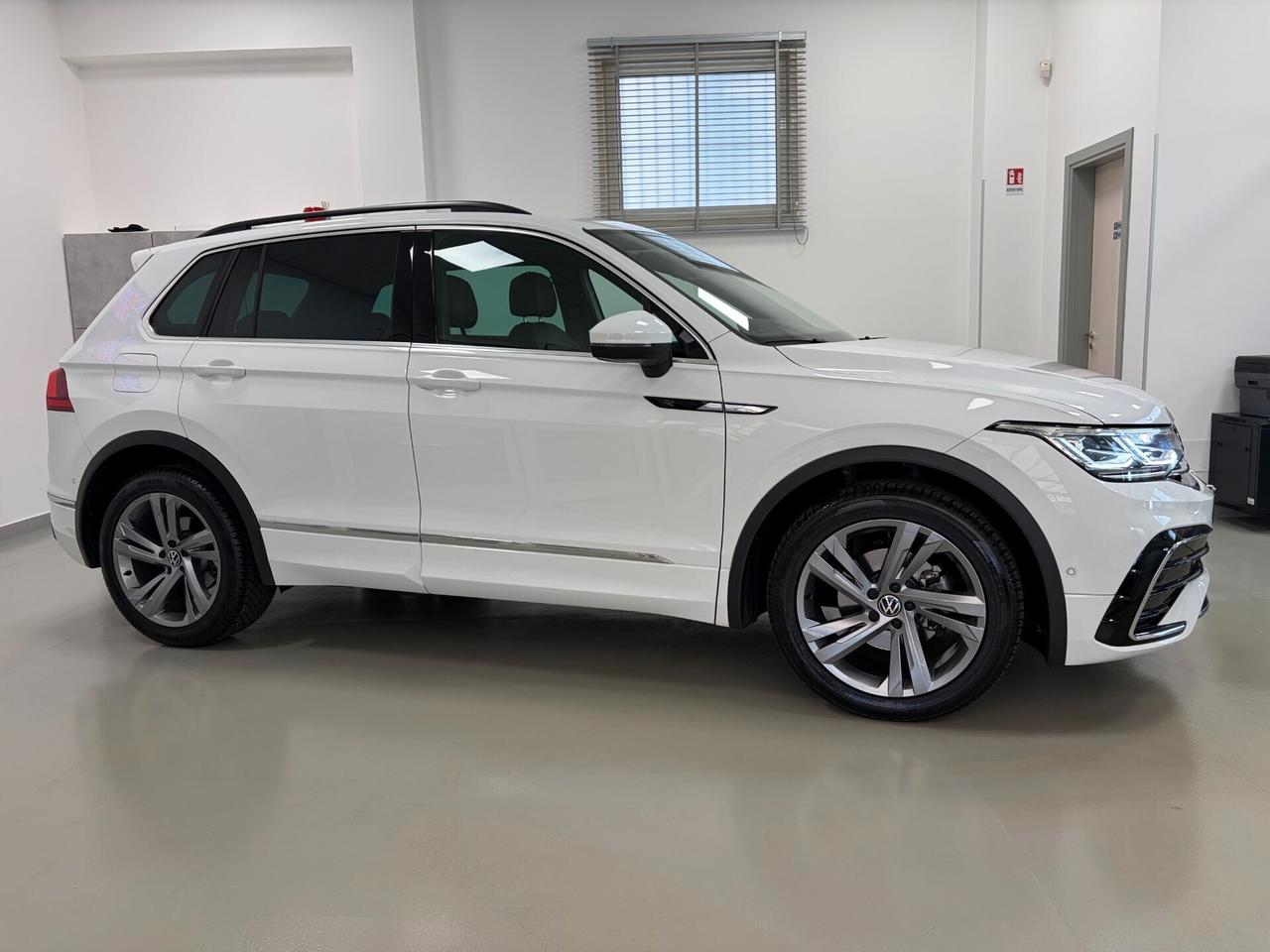 Volkswagen Tiguan 2.0 TDI 150 CV SCR DSG R-Line