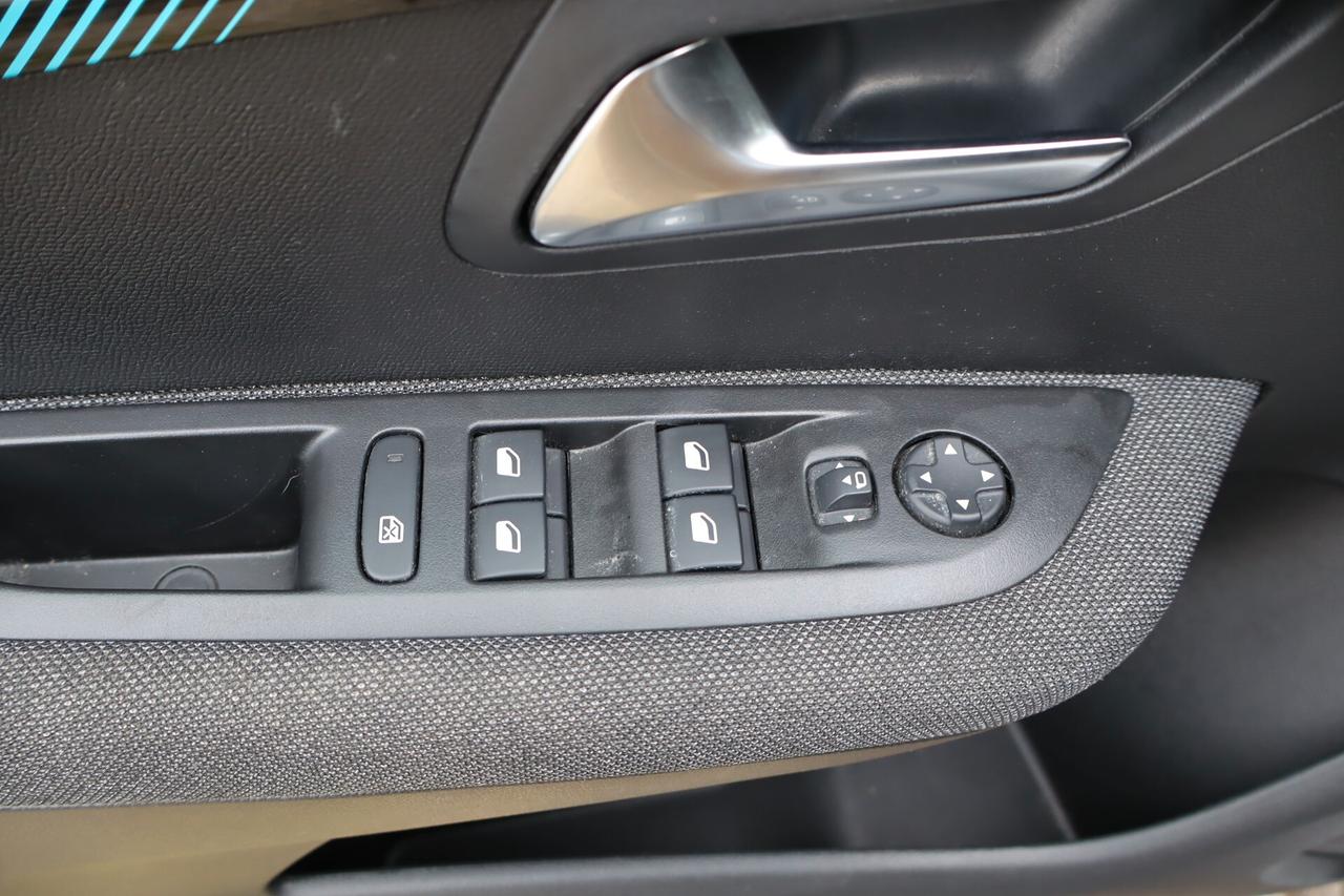 Peugeot 208 1.2cc PureTech 75cv S&S 5 porte Style