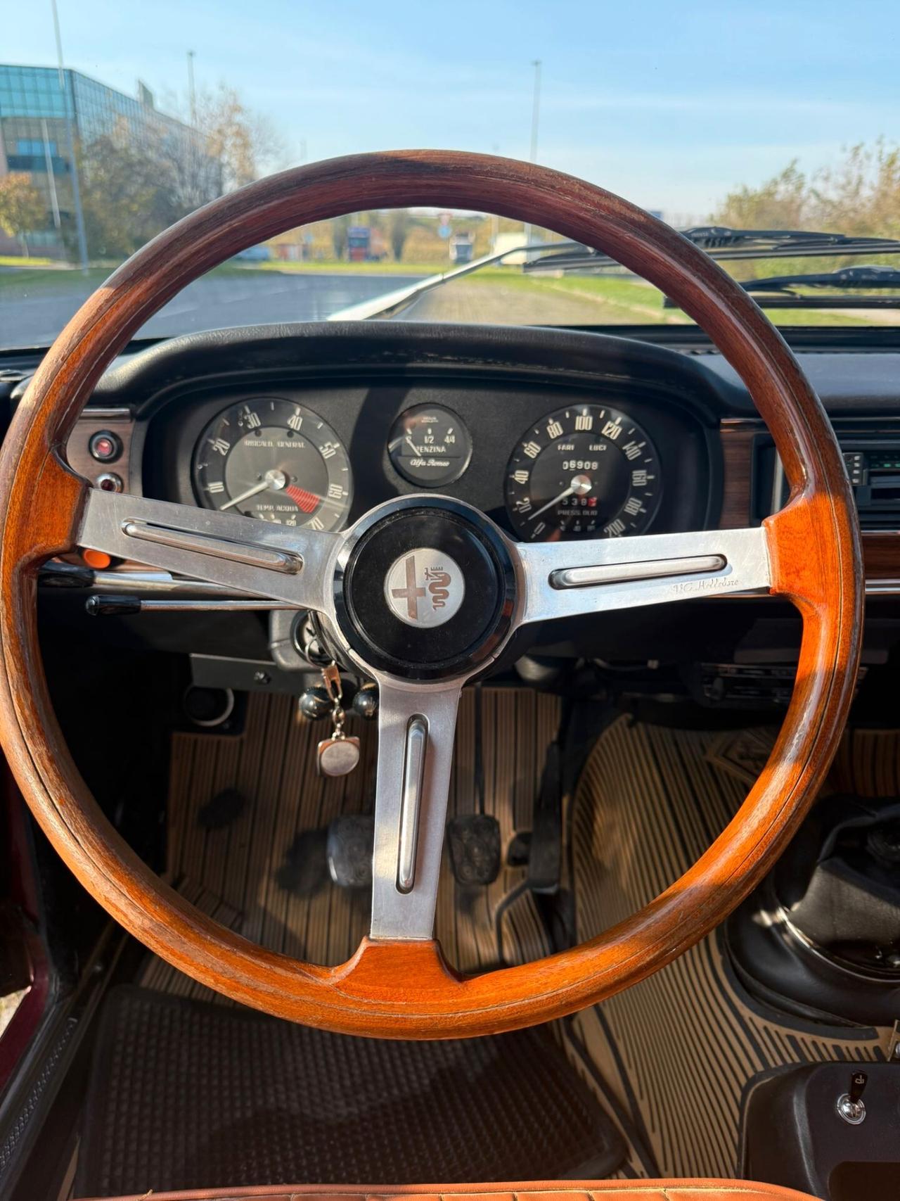 Alfa Romeo Giulia 1300 Super