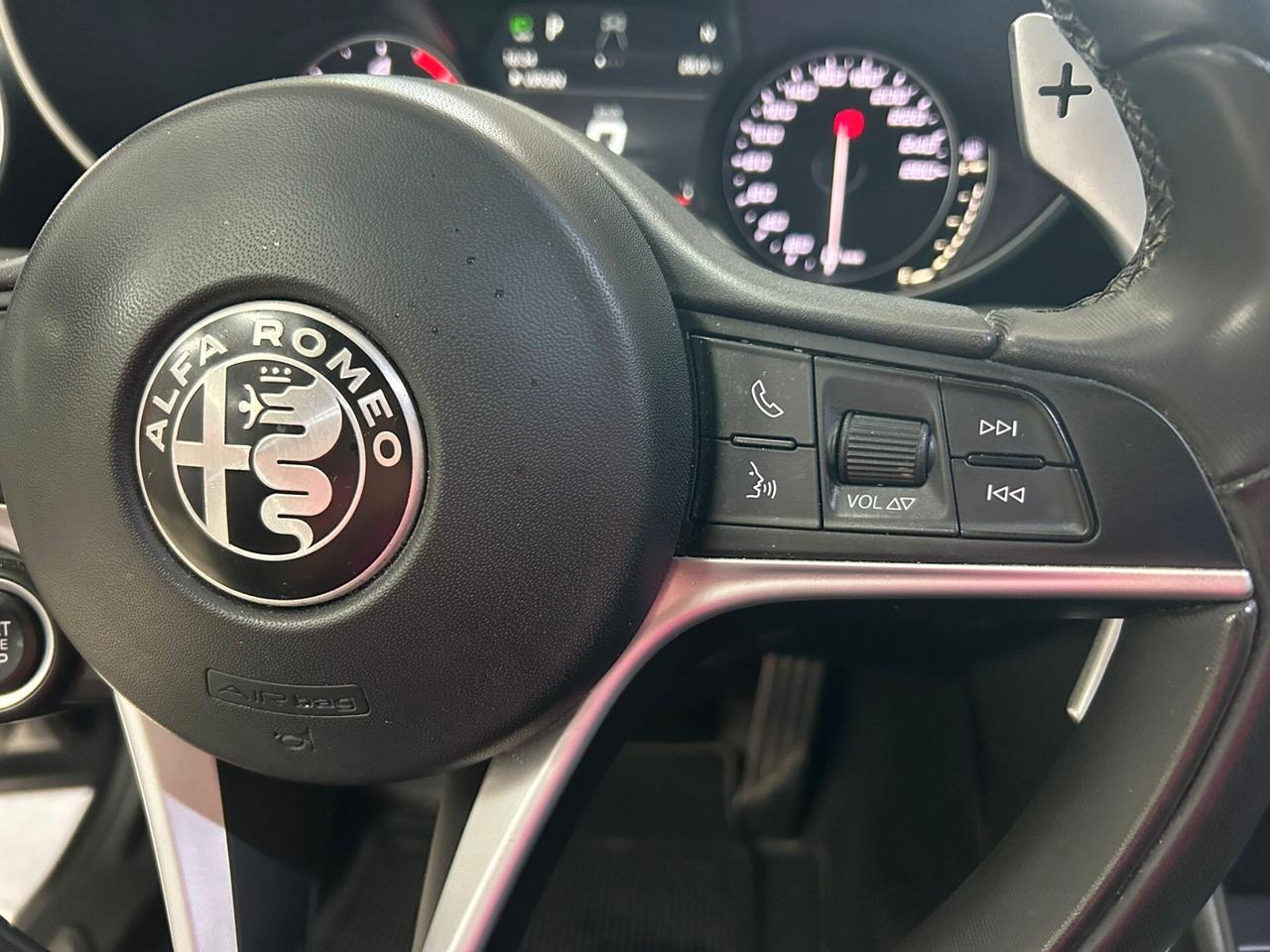 Alfa Romeo Giulia 2.2 Turbodiesel 210 CV AT8 AWD Q4 Veloce