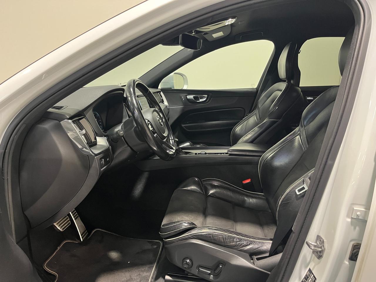 VOLVO XC60 2.0 D4 R-DESIGN GEARTRONIC