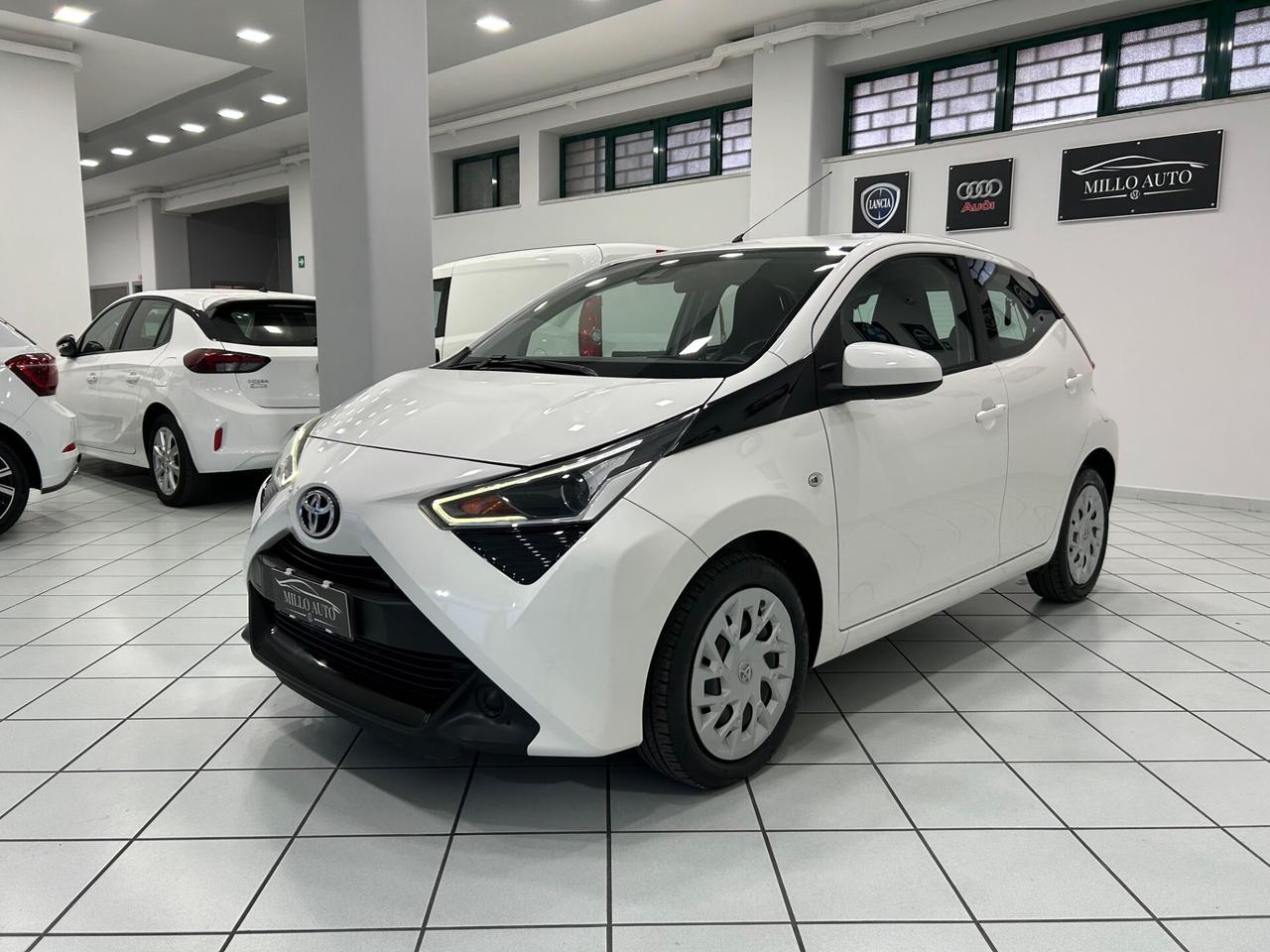 Toyota Aygo 1.0 VVT-i 72 CV 5 porte x-cool