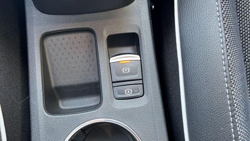 Renault Captur 1.6 E-Tech hybrid Intens 145cv auto 1.6 E-TECH Hybrid Intens Auto 145cv